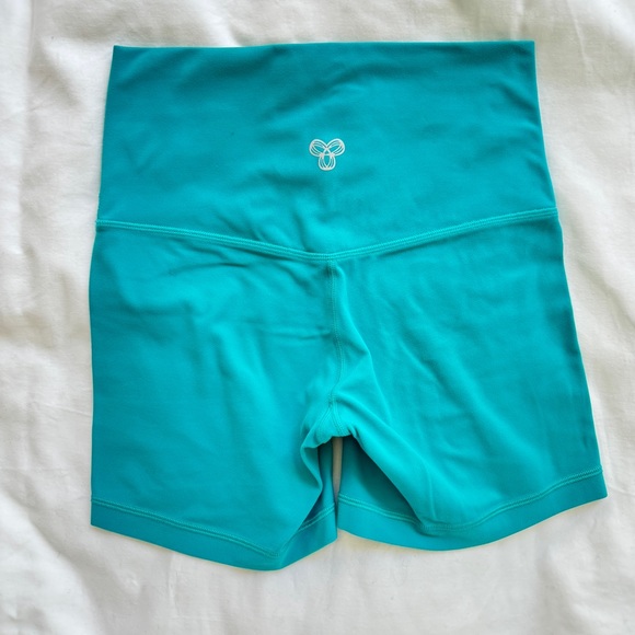 Aritzia TnAction TNABUTTER™ CHEEKY HI-RISE 5" SHORT - Picture 3 of 4